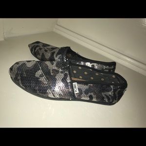 Toms shoes